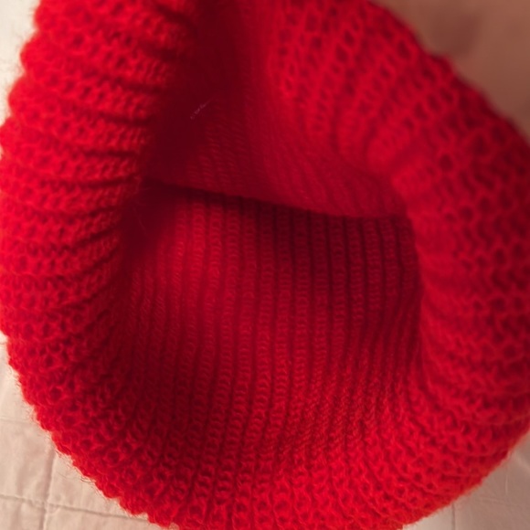 Totes Ear Muffs & Knit Hat. - Picture 8 of 9